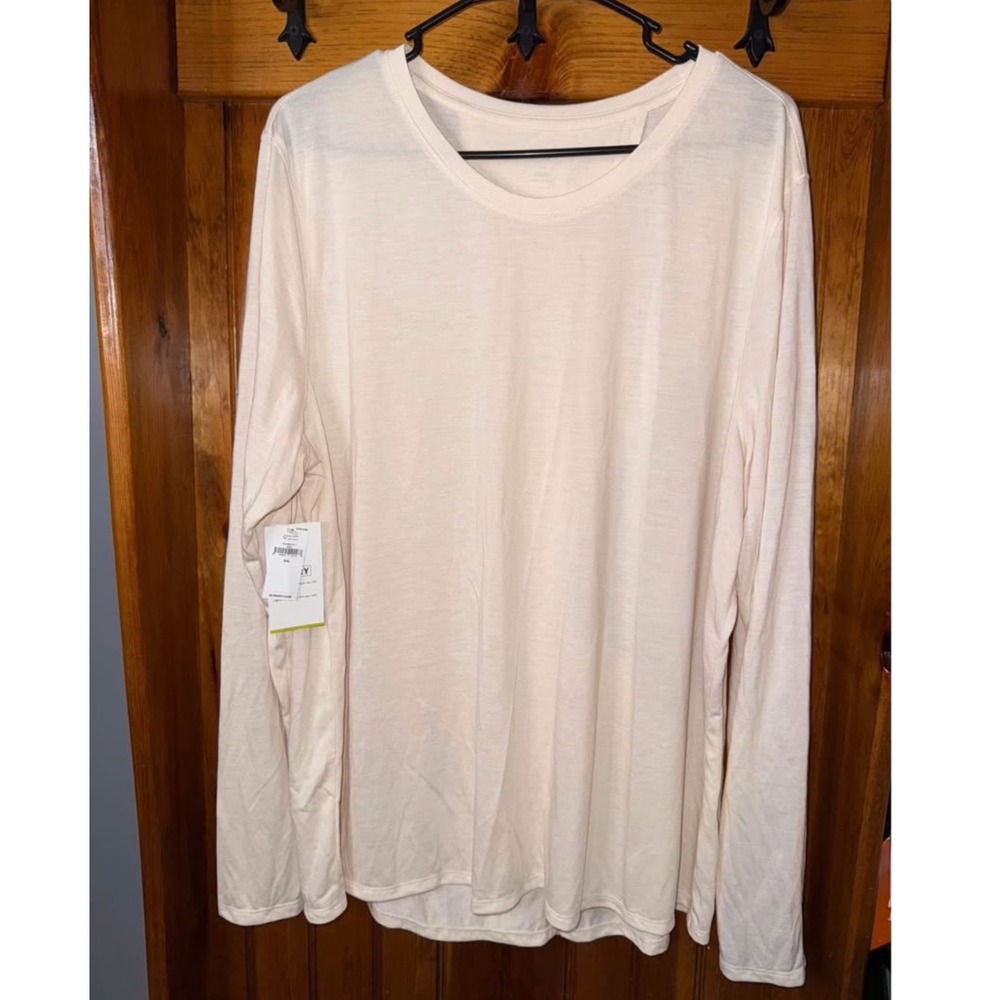 Old Navy Active Go-Dry Top XXL Cream Long Sleeve Open Tulip Back NWT